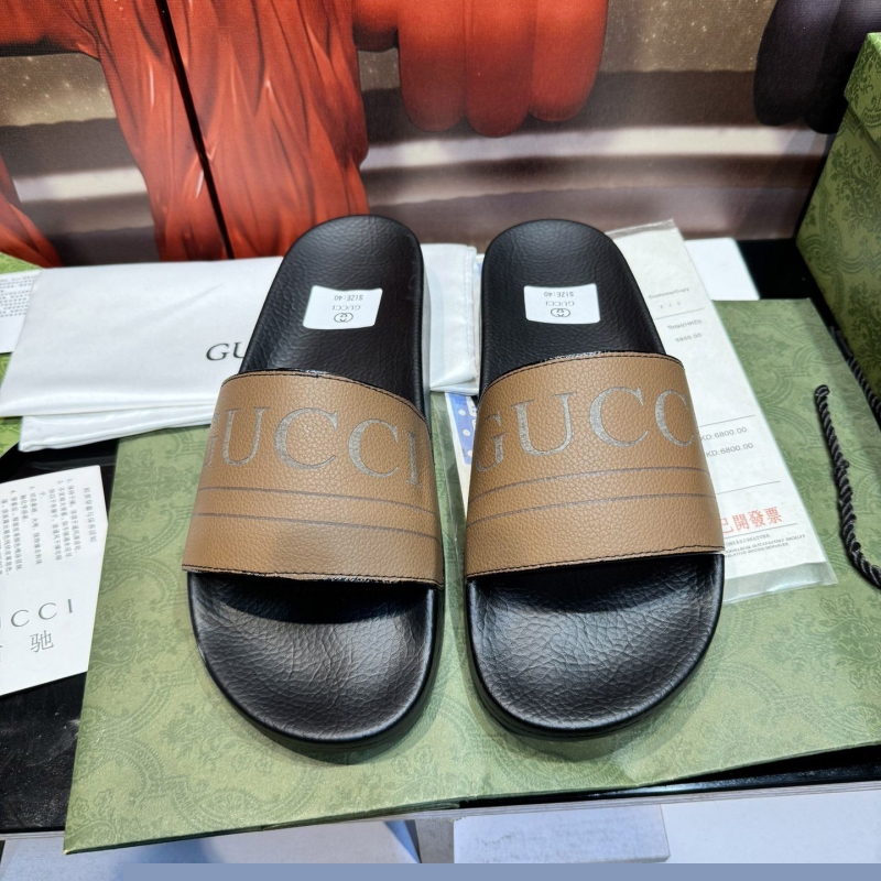 G*u*i slippers